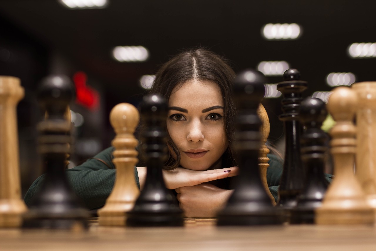 Women in chess Openingmaster3